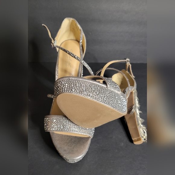 Silver embellished heels with fringe - Picture 6 of 16